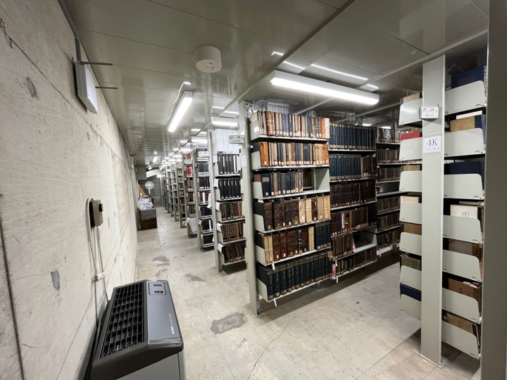 書庫４