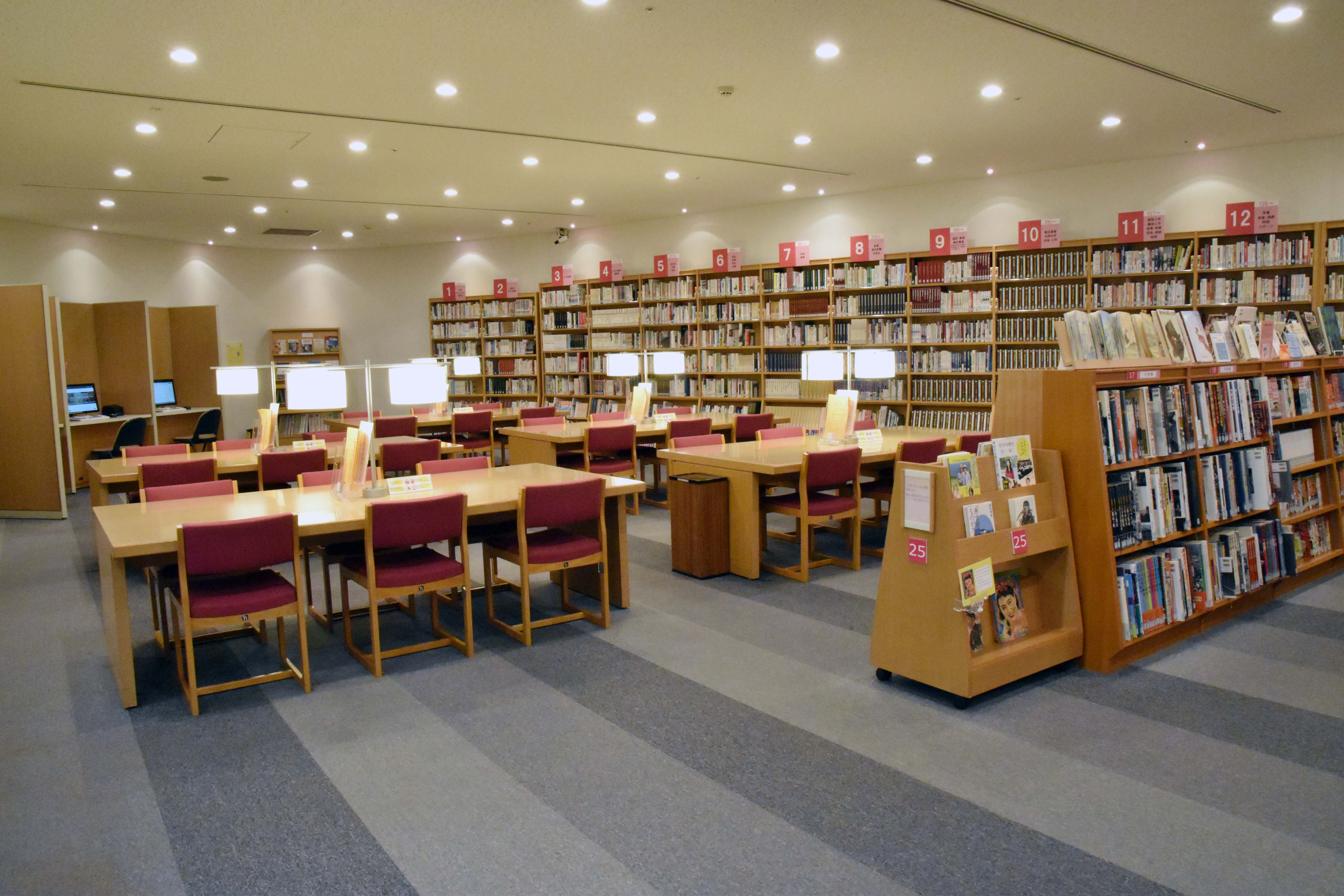 昭和館図書室1
