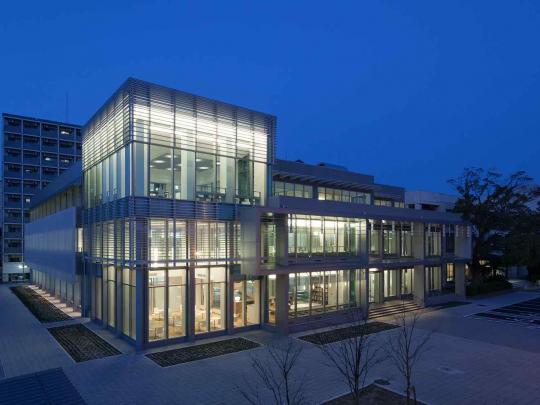 北九州市立大学図書館です