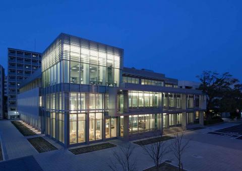 北九州市立大学図書館です