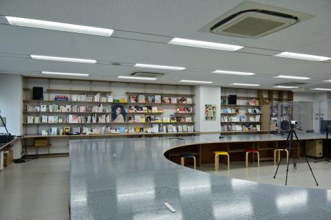 超図書館総合研究所