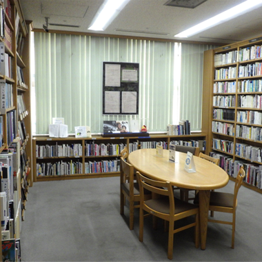 調布市立図書館（映画資料）_01.png